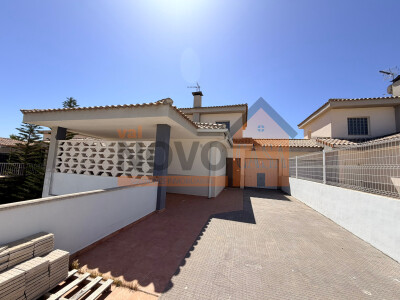 Ref.4750 Chalet en Monserrat