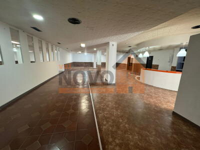 Ref.4599 Local en Silla