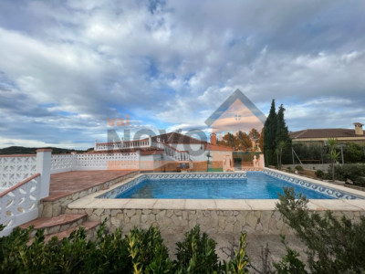 Ref.4374 Chalet en Montroy