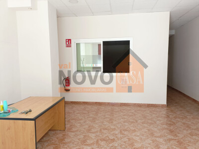 Ref.3688 Local en Silla
