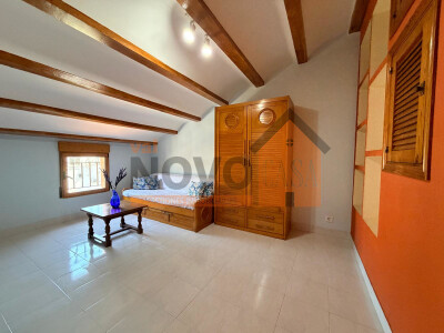 Ref.4749 Adosado en Silla